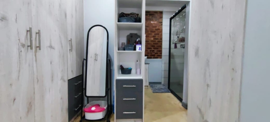 3 Bedroom Property for Sale in Van Der Hoff Park North West